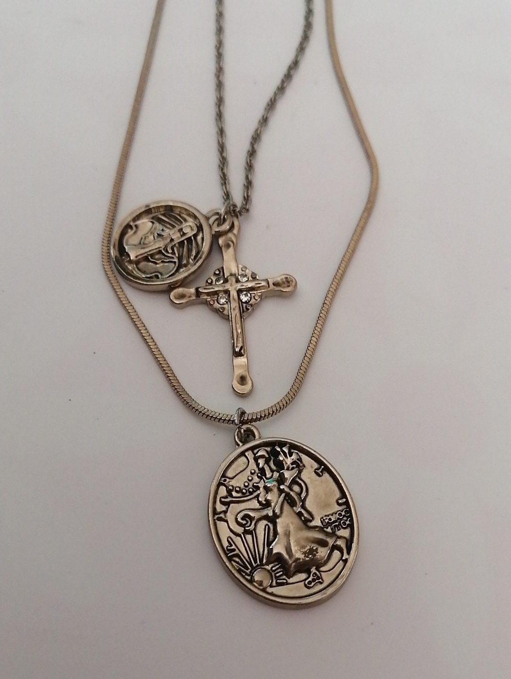Freedom Layered Silver Religious Coin Pendant Necklace Set - Picture 3 of 10
